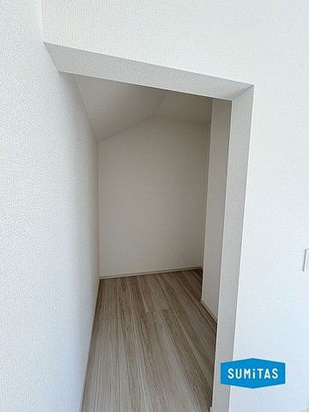 2階洋室にあるウォークインクローゼット