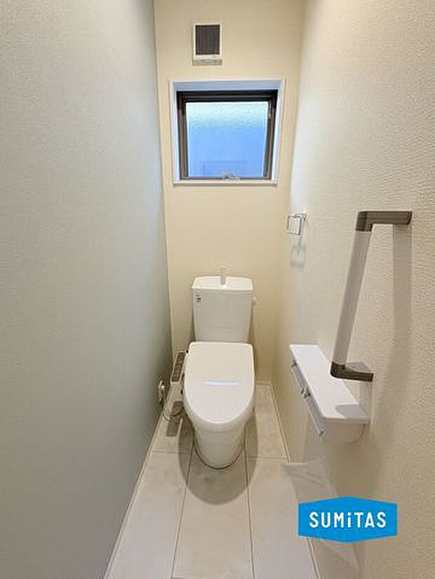 1階トイレ(洗浄機能付き)