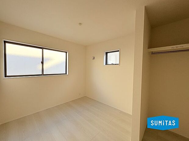 2階南側洋室(5.06帖)にはウォークインクロゼット付