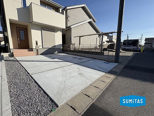 並列2台駐車可能(車種によります)