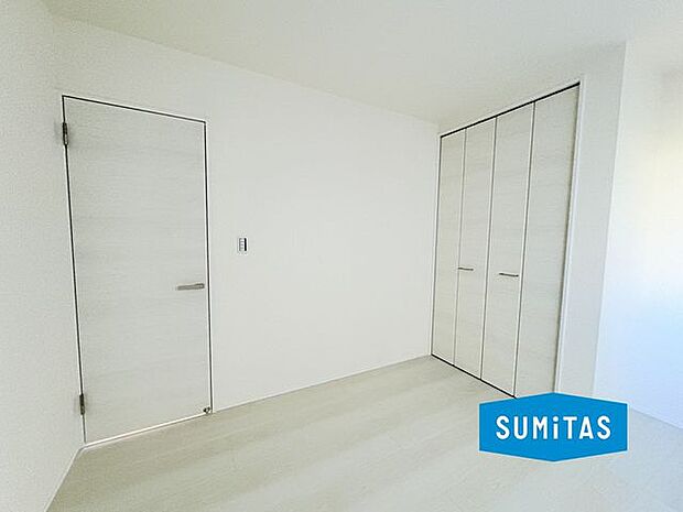 1階ストレージルーム5.44帖は居室にも収納にも!