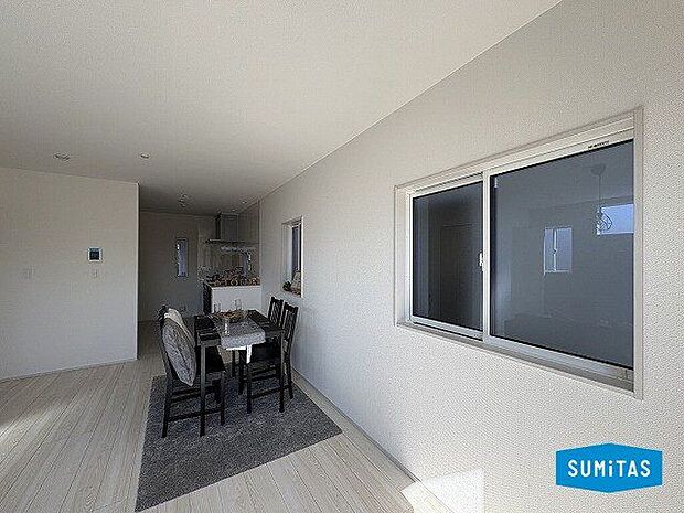 広いリビングで家族と過ごす楽しい時間♪(家具はイメージです)