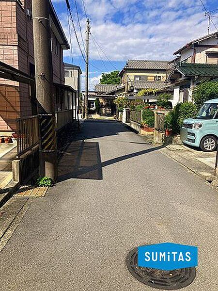 接道(私道)は幅員約4m