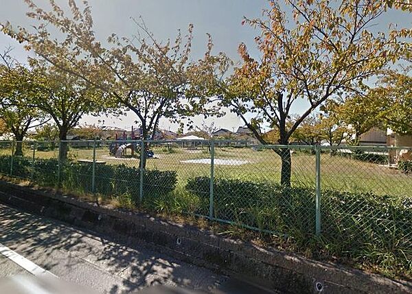 中畑公園 708m