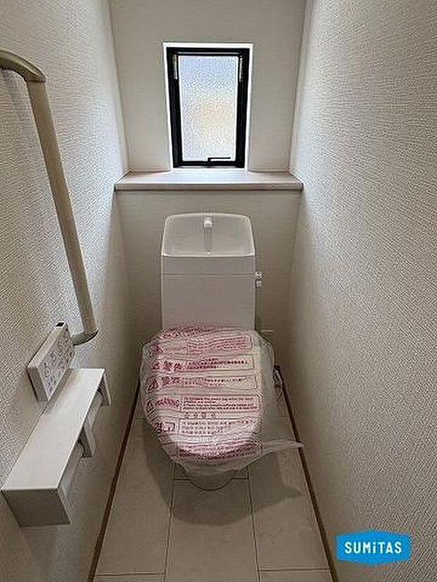 1階トイレ(洗浄機能付き)