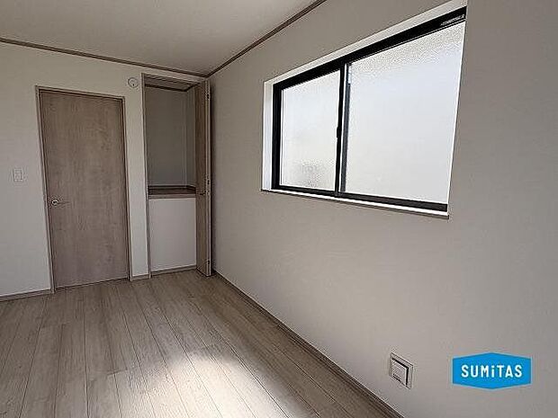 2階南側洋室約6.12帖の物入