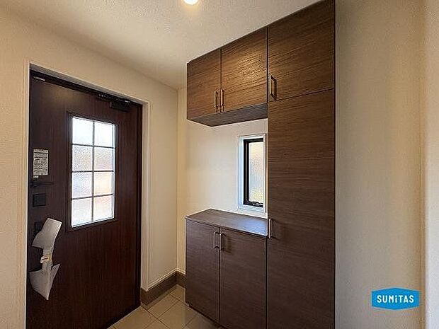 玄関収納も大容量◎