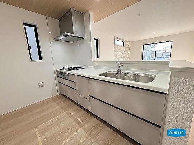 床下収納など収納豊富なキッチン◎