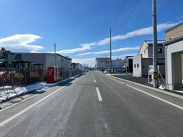 前面道路の幅員は6.0mとゆったり♪