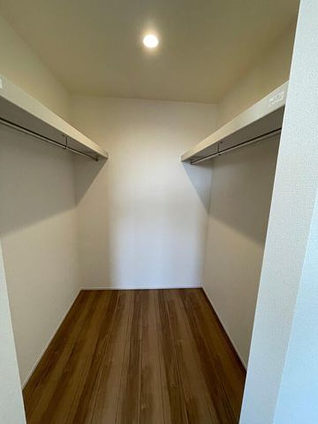 大容量のウォークインクローゼット♪