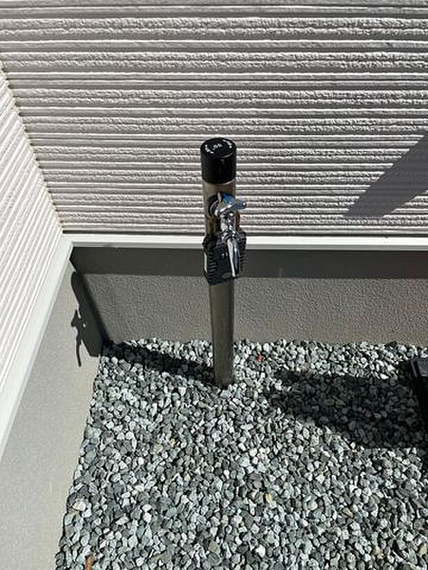 外立水栓があるので自宅で洗車も可能♪