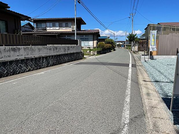 前面道路は幅員6.0mとゆったり♪