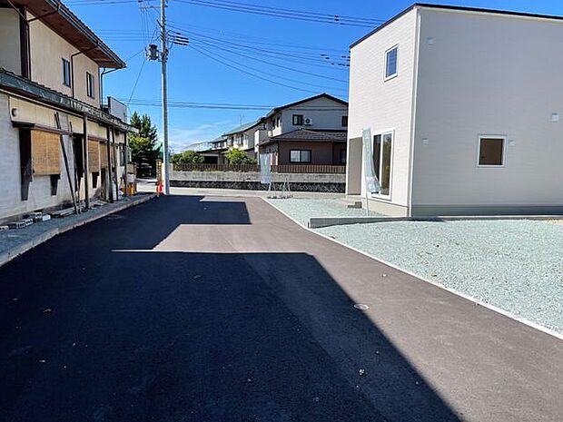 敷地前道路も幅員6.0mとゆったり♪