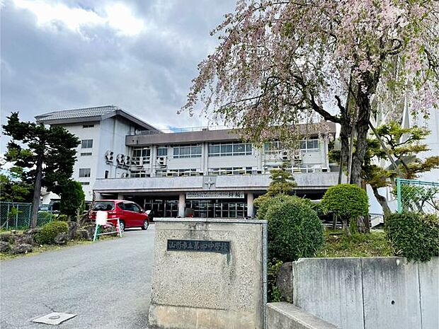 山形市立第四中学校 413m