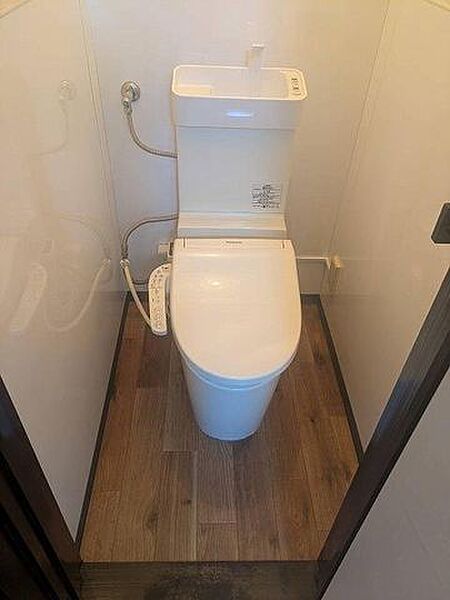 ウォシュレット付き洗浄便座