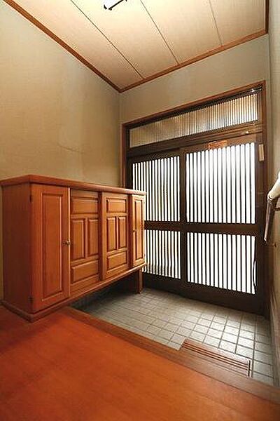 玄関横にはシューボックスがあります
