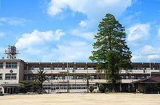 倉敷市立第一福田小学校 371m