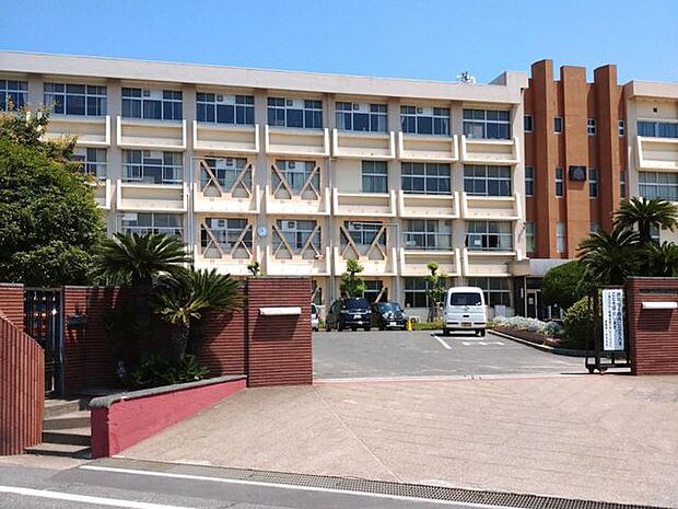 倉敷市立倉敷第一中学校 506m