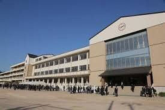 倉敷市立中庄小学校 769m