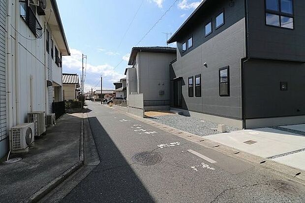 東側接道