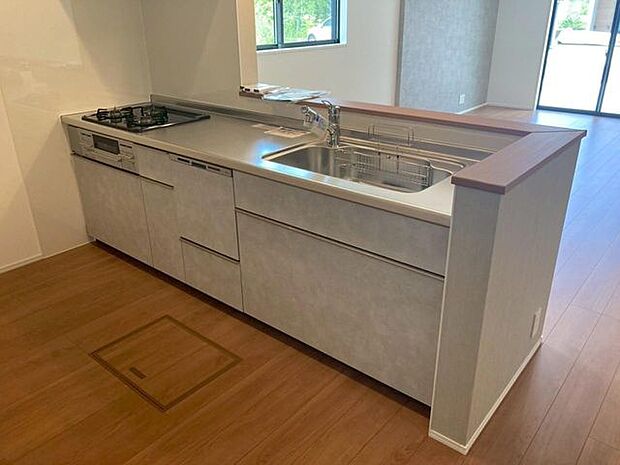 落ち着いた色合いで統一されたキッチンは、上品でおしゃれな空間を演出♪