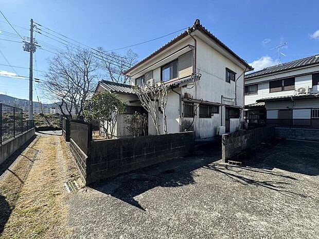 現状上物ありますが、解体更地渡しです!