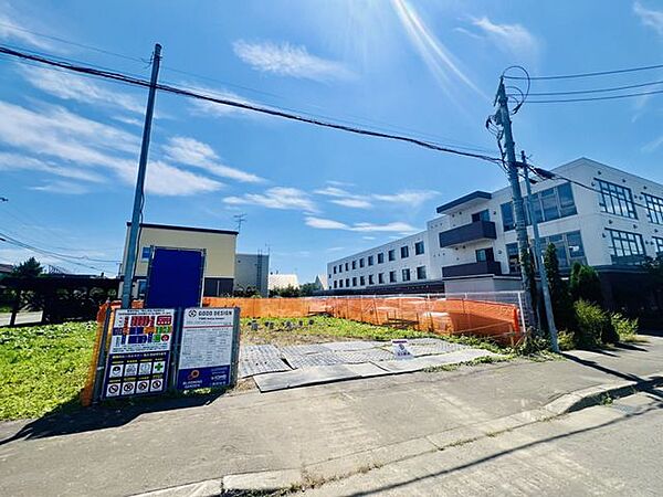 【外観】収納力にこだわりキッチンには便利なパントリーを完備！さらに2階の全洋室に大容量のWICを完備