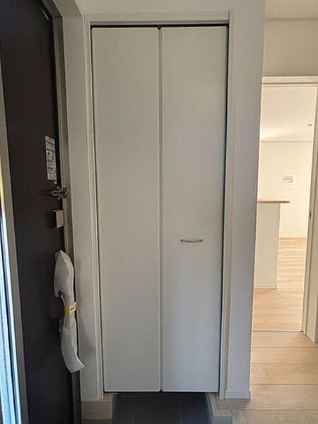 シューズボックス付き。