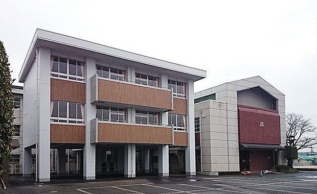 合志市立南ケ丘小学校 1075m