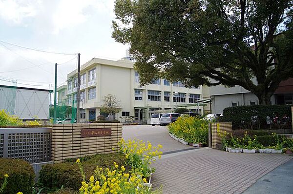 熊本市立帯山西小学校 661m