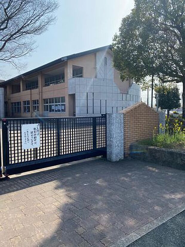 熊本市立日吉東小学校 1123m