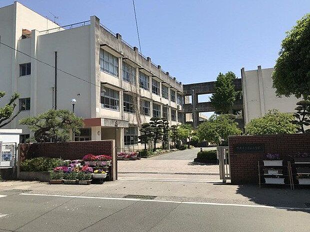 熊本市立帯山小学校 690m
