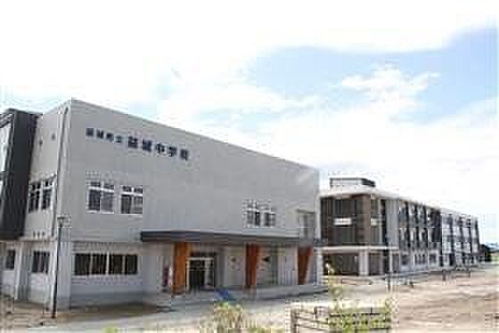 益城町立益城中学校 1028m