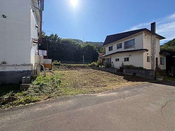 【現地土地写真】バス1本で札幌駅・大通へ。街中を生活圏にする軽快なアクセスが魅力の123m2。