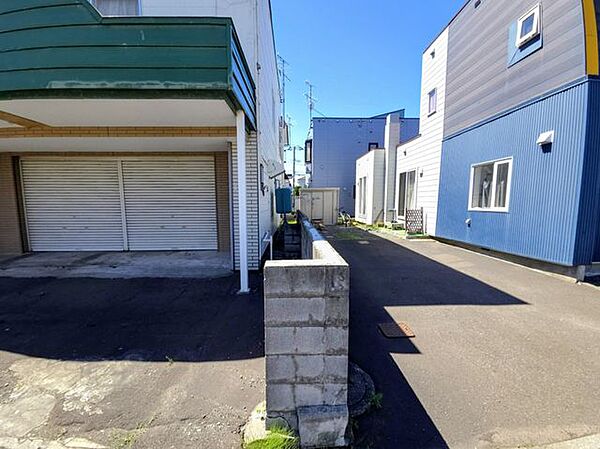 【現地土地写真】保育施設や公園が徒歩圏内に複数あり、落ち着いた閑静な住宅街