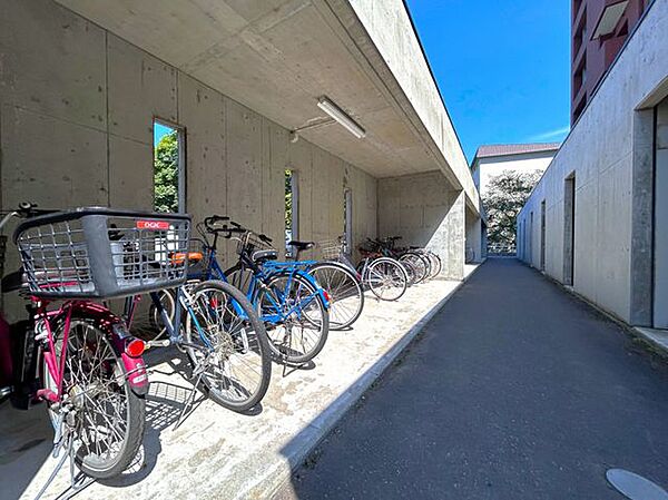 【駐輪場】JR札幌駅まで徒歩12分！専有面積95.10平米のゆとりある4LDK角部屋です。