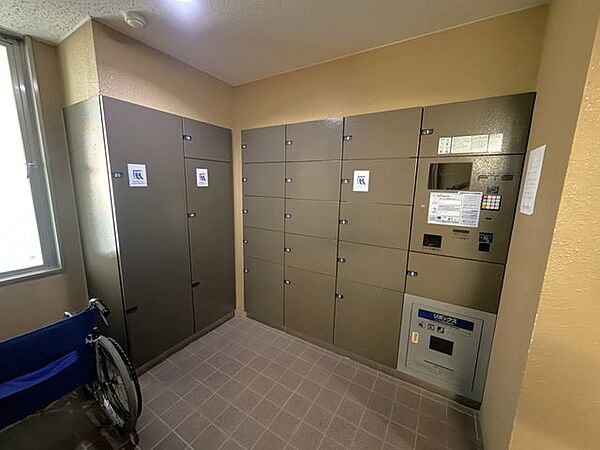 【宅配ボックス】不在時でも荷物を受け取れる便利な宅配ボックス。