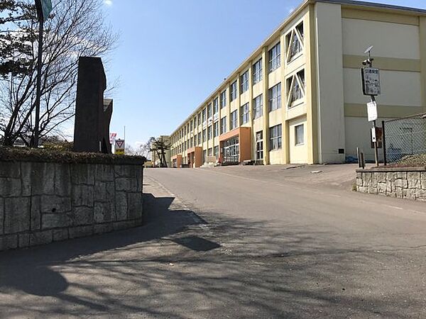 北広島市立東部小学校 992m