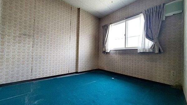 【洋室】写真はＣＧ加工を施しています。4.9帖の洋室です。寝室としても心地よく使えます。