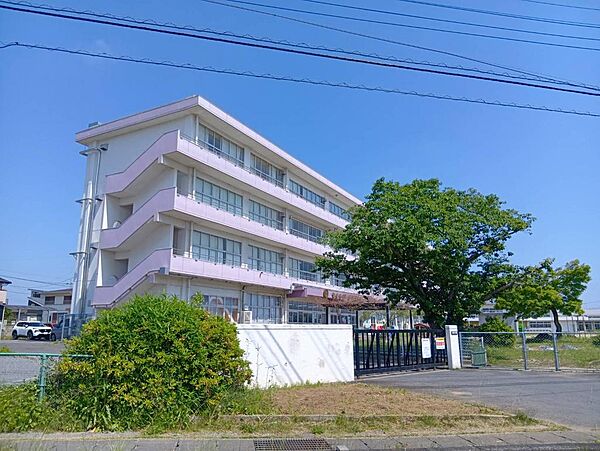 藤代小学校　1421m