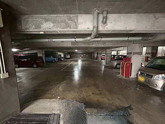 地下駐車場