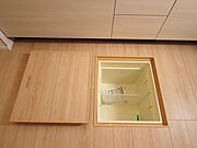 引き出し収納と床下収納を備えています