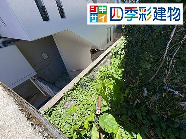 物件裏？裏手の状況を確認できます。
