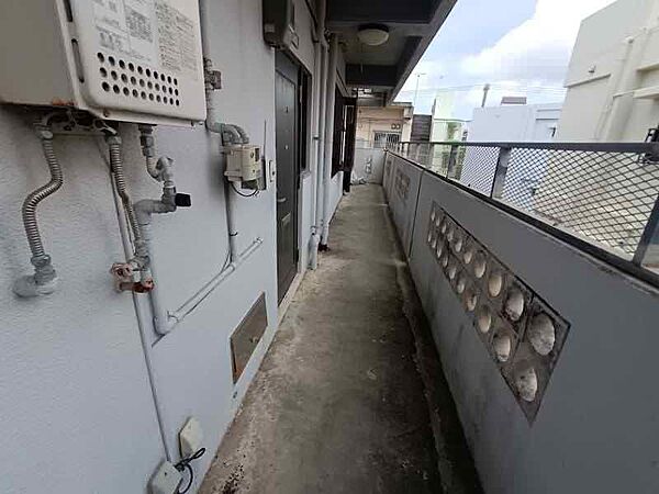2F賃貸廊下