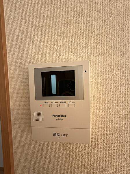 モニター付きインターホン（クリーニング前の写真です。）