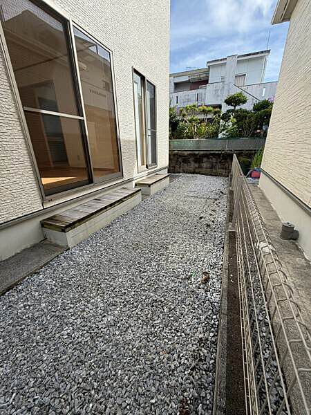庭（クリーニング前の写真です。）