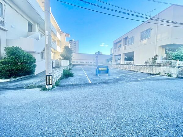 土地面積72.44坪♪建築条件なし♪更地♪真嘉比小学校徒歩6分♪