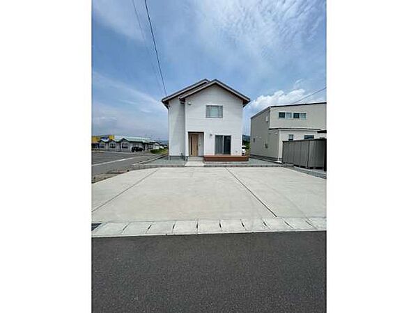 detached 山形県南陽市椚塚
地図を見る