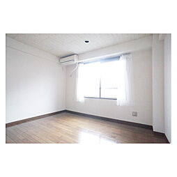 プレアージュII 202 2階ワンルームのリビング/ダイニング