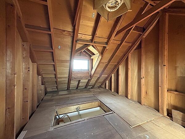 小屋裏収納